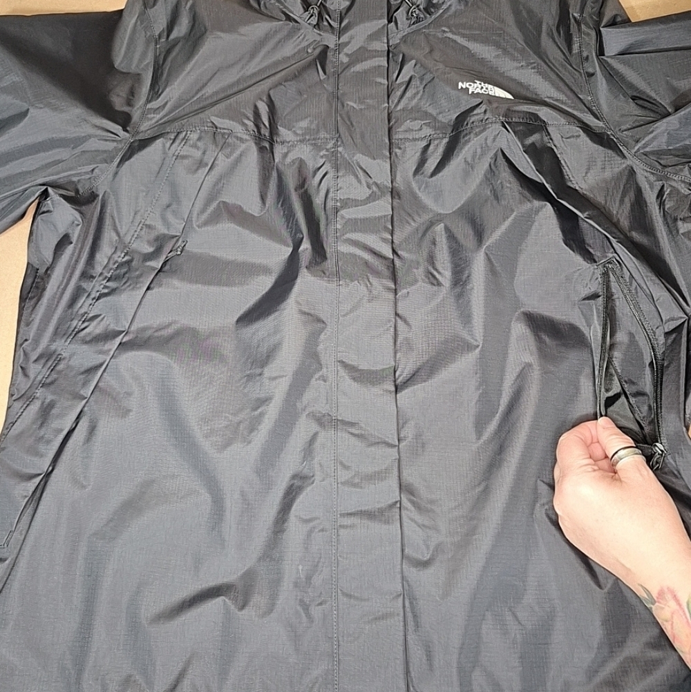 The North Face Women's Black Windbreaker NWOT 1103/1653 - Picture 3 of 9